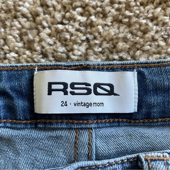 RSQ Vintage Mom Jeans Women’s 24 Blue Medium Wash Ripped Distressed Stretch - Picture 4 of 16